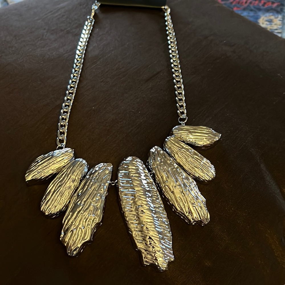 Gorgeous statement necklace with silver button earrings